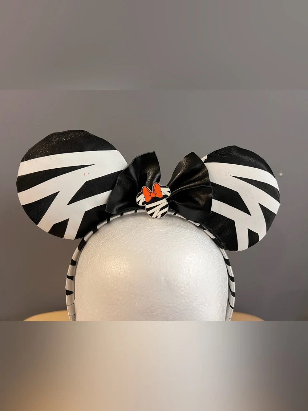 Black and White Minnie Mouse Mummified Ears Headband is NWT